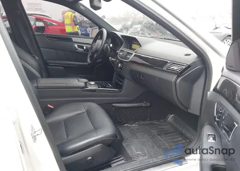 2011 Mercedes-Benz E 350 4Matic z USA, uszkodzony, nr VIN WDDHF8HB3BA374580